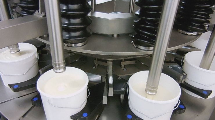 food pail filling machine