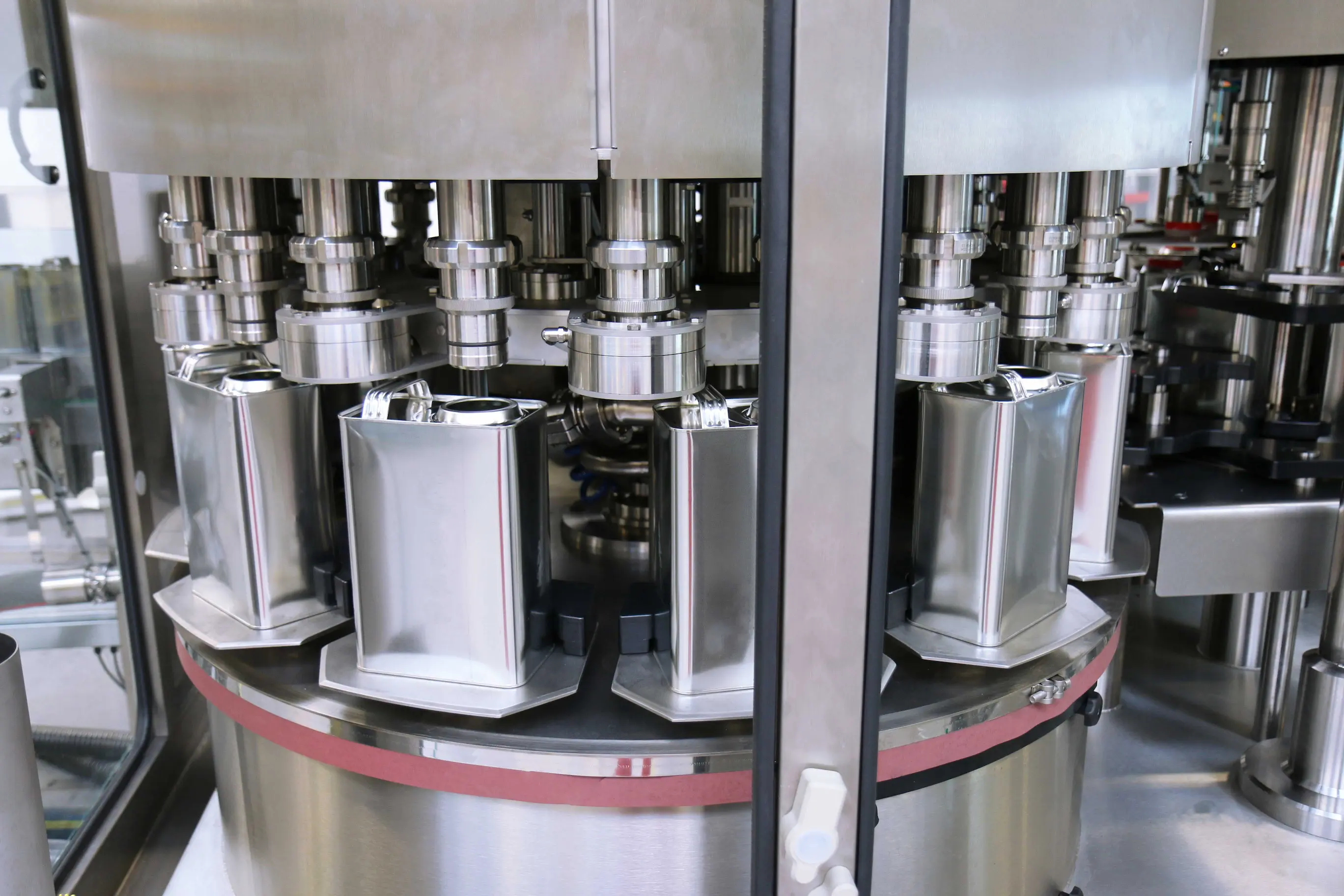 REVO-S Filling jerrycans