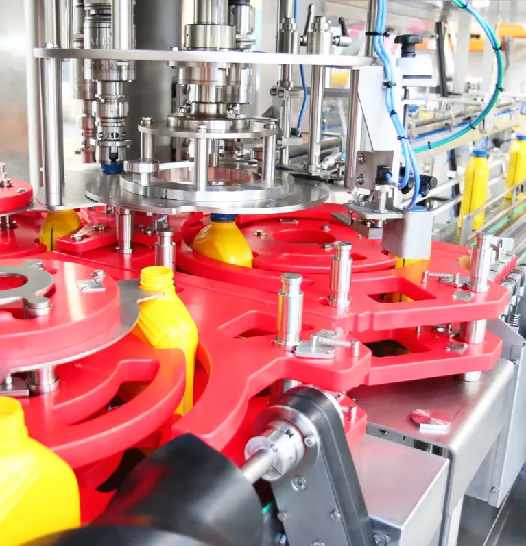 High-speed filling machine for bottles and jerrycan